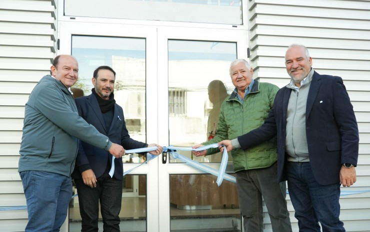 Polich acompañó la inauguración de la nueva Casa del Estudiante de Luz y Fuerza